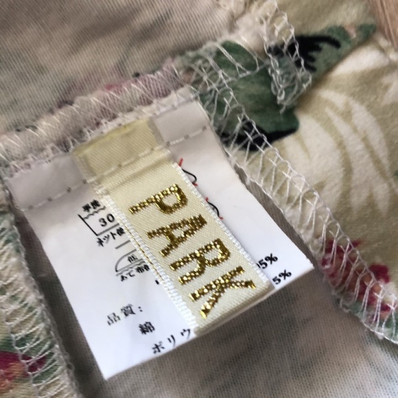 Floral Crop Top with Adjustable Straps - Picture 5 of 7